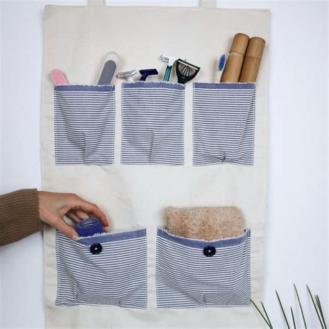 diy hanging organizer with pockets.